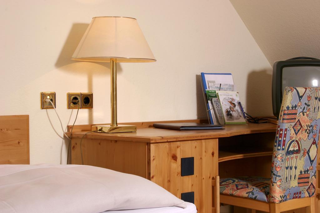 Flair-Hotel Zum Benediktiner Schwarzach am Main Zimmer foto
